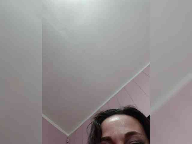 Naomi-milf webcam