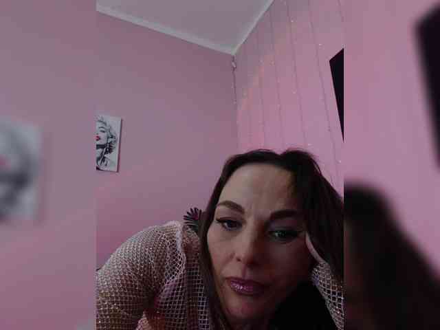 Naomi-milf webcam