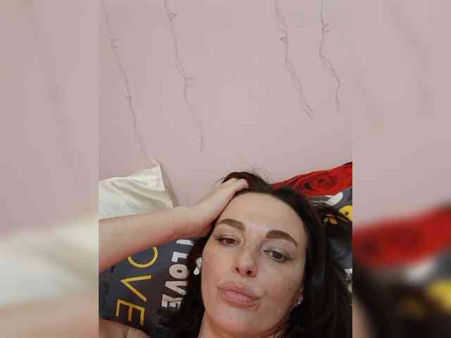 Naomi-milf webcam