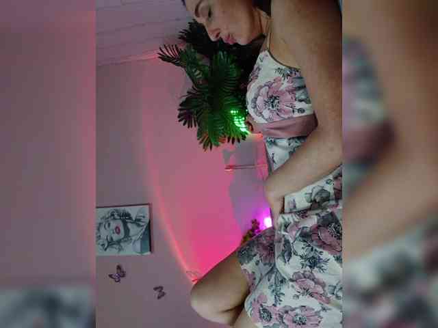 Naomi-milf webcam