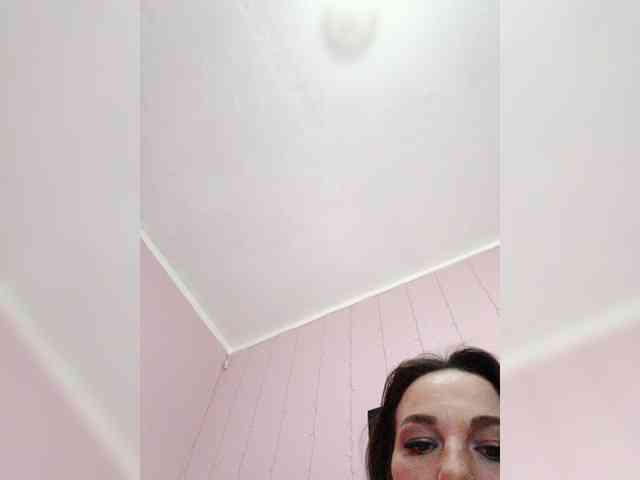 Модель: Naomi-milf