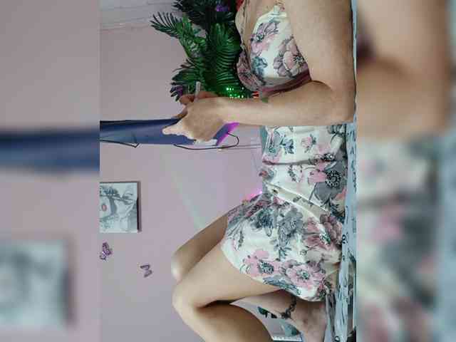 Naomi-milf webcam