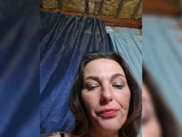 Naomi-milf webcam