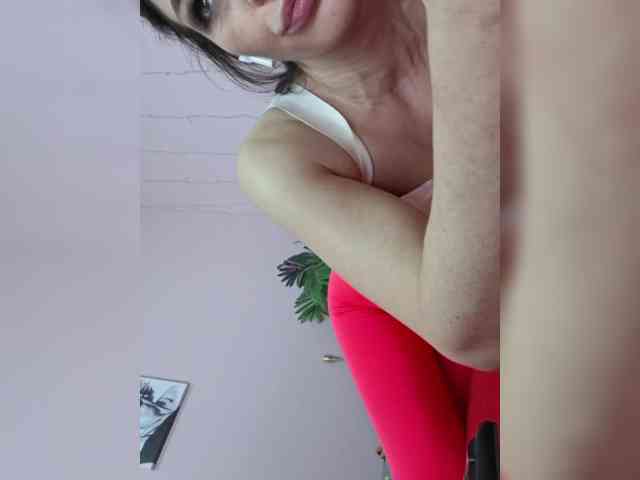 Naomi-milf webcam