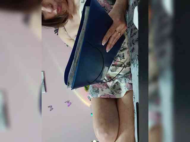 Naomi-milf webcam