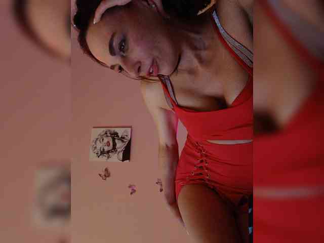 Naomi-milf webcam