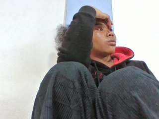 Juliah1a's Live Webcam