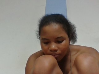 Juliah1a's Live Webcam