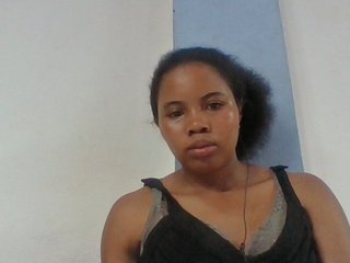 Juliah1a's Live Webcam