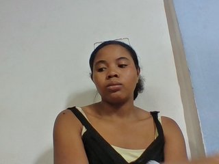 Juliah1a's Live Webcam