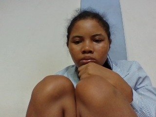 Juliah1a's Live Webcam