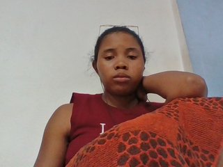 Juliah1a's Live Webcam