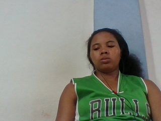Juliah1a's Live Webcam