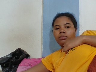 Juliah1a's Live Webcam