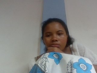 Juliah1a's Live Webcam