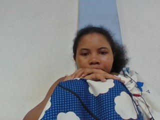 Juliah1a's Live Webcam
