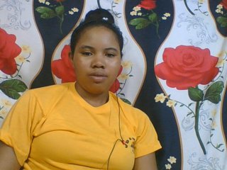 Juliah1a's Live Webcam