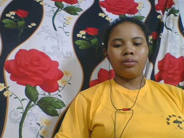 Juliah1a live cam on BongaCams