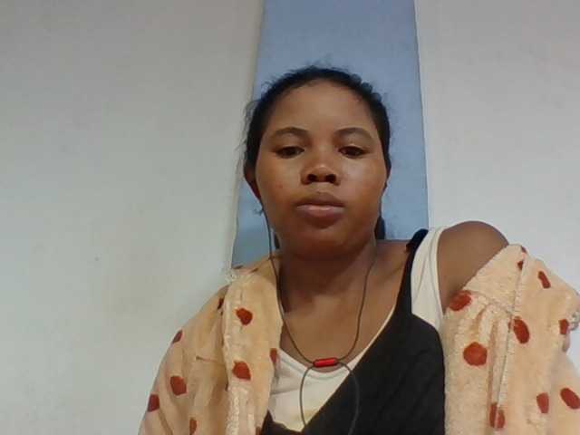 Juliah1a live cam on BongaCams