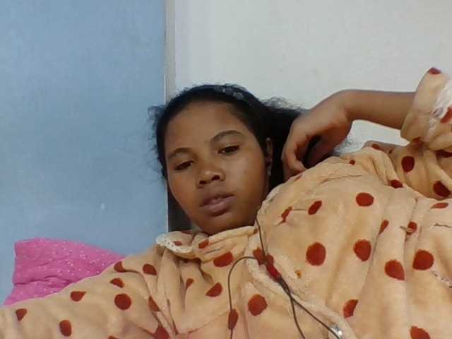 Juliah1a live cam on BongaCams