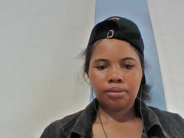 Juliah1a live cam on BongaCams