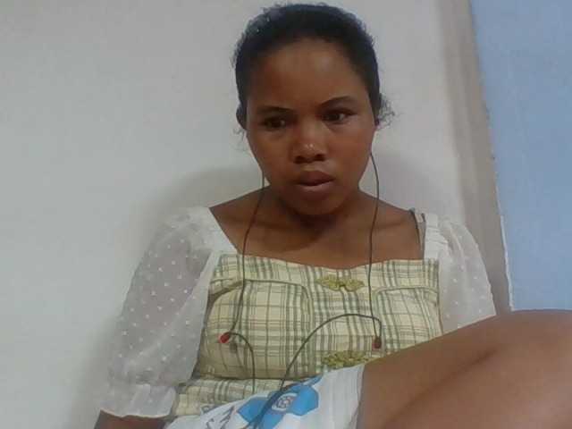 Juliah1a live cam on BongaCams