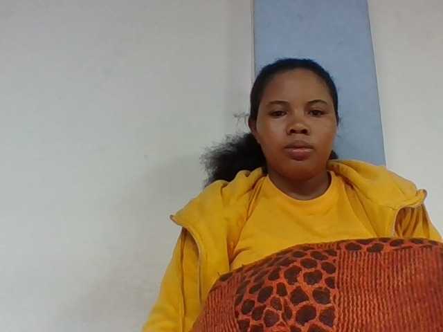 Juliah1a live cam on BongaCams