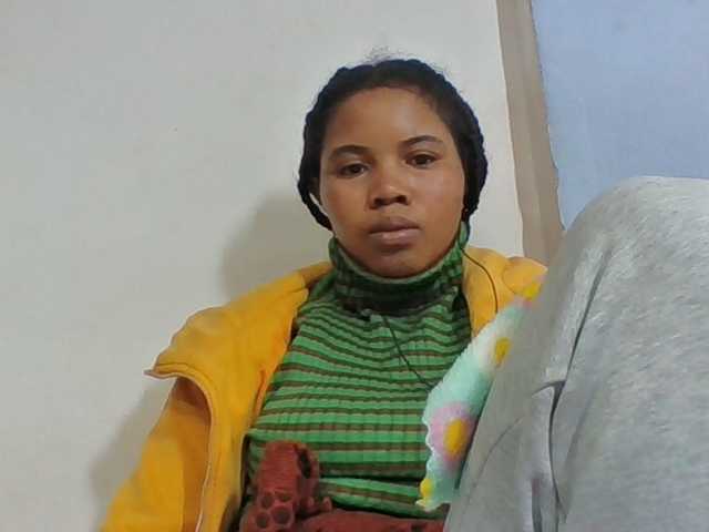 Juliah1a live cam on BongaCams