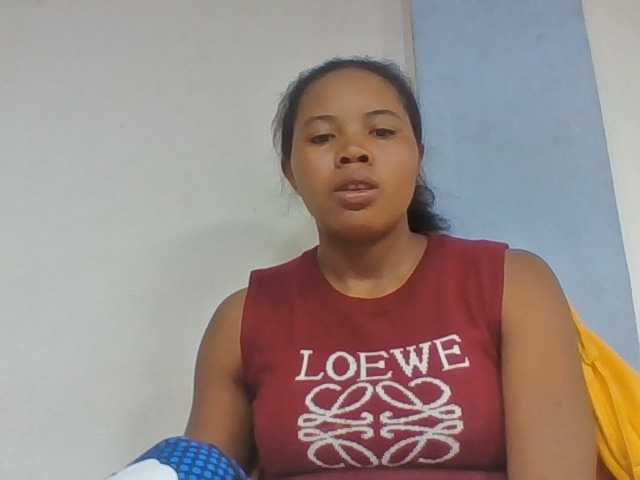 Juliah1a live cam on BongaCams
