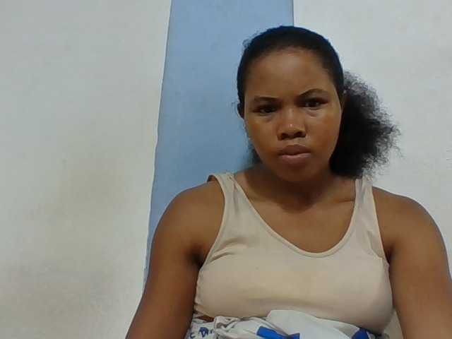 Juliah1a live cam on BongaCams