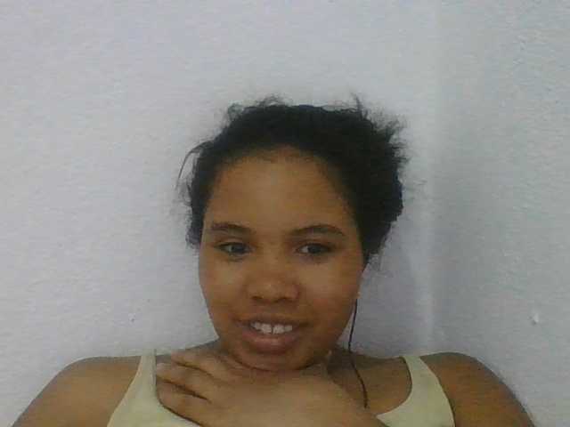 Juliah1a live cam on BongaCams