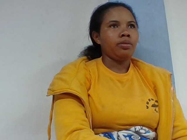 Juliah1a live cam on BongaCams