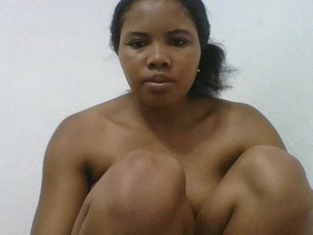 Juliah1a live cam on BongaCams
