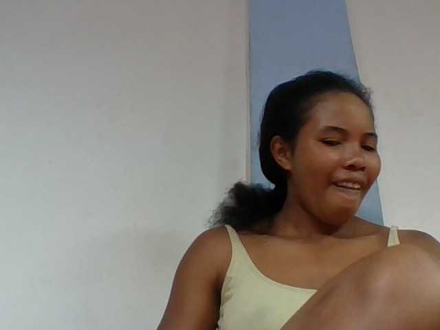 Juliah1a live cam on BongaCams
