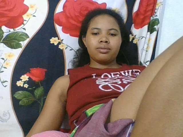 Juliah1a live cam on BongaCams