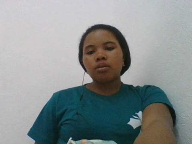 Juliah1a live cam on BongaCams