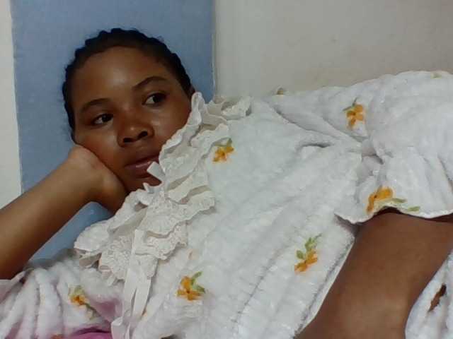 Juliah1a live cam on BongaCams