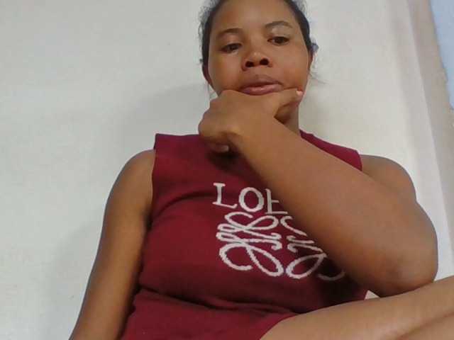 Juliah1a live cam on BongaCams