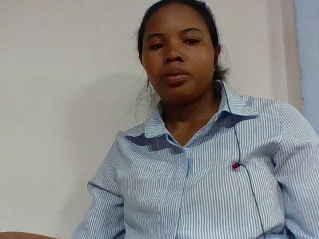Juliah1a live cam on BongaCams