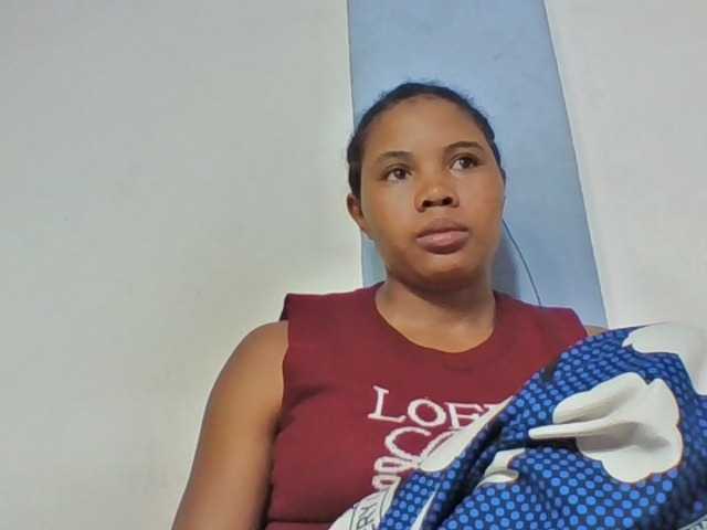 Juliah1a live cam on BongaCams