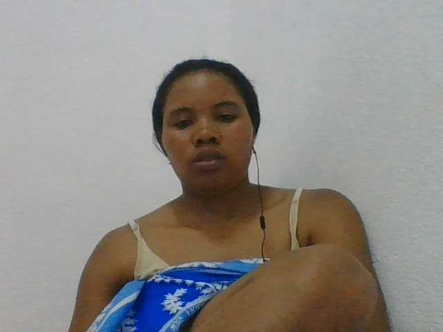 Juliah1a live cam on BongaCams