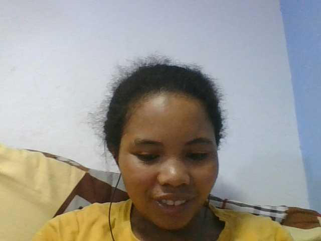 Juliah1a live cam on BongaCams