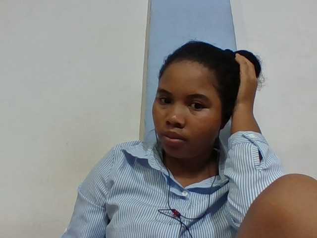 Juliah1a live cam on BongaCams