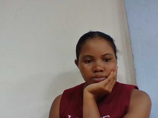 Juliah1a live cam on BongaCams
