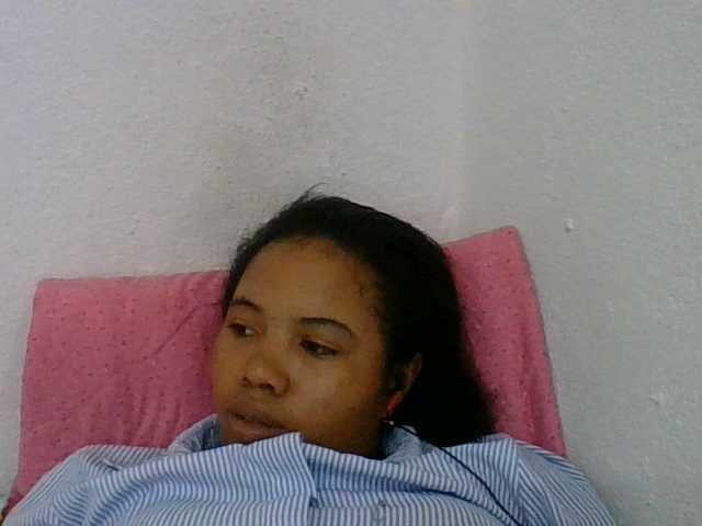 Juliah1a live cam on BongaCams