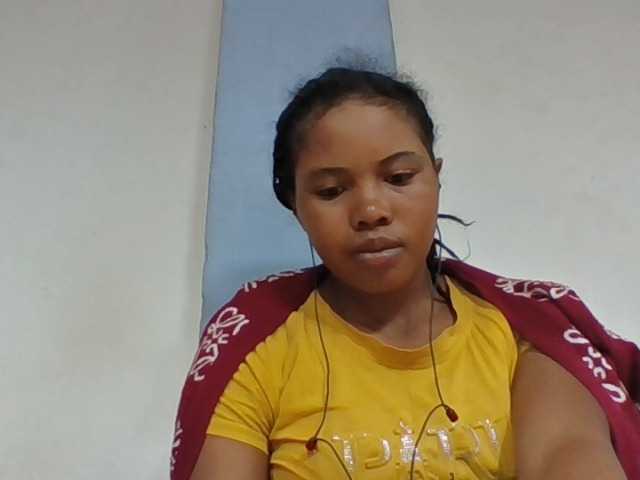 Juliah1a live cam on BongaCams