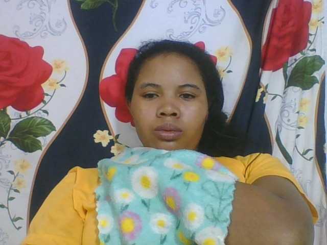 Juliah1a live cam on BongaCams