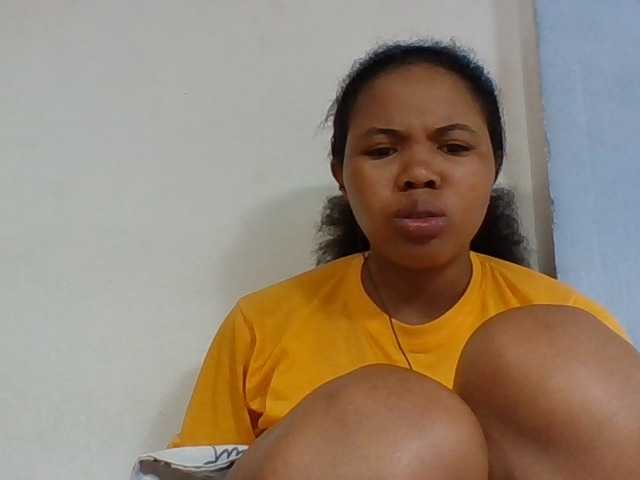 Juliah1a live cam on BongaCams