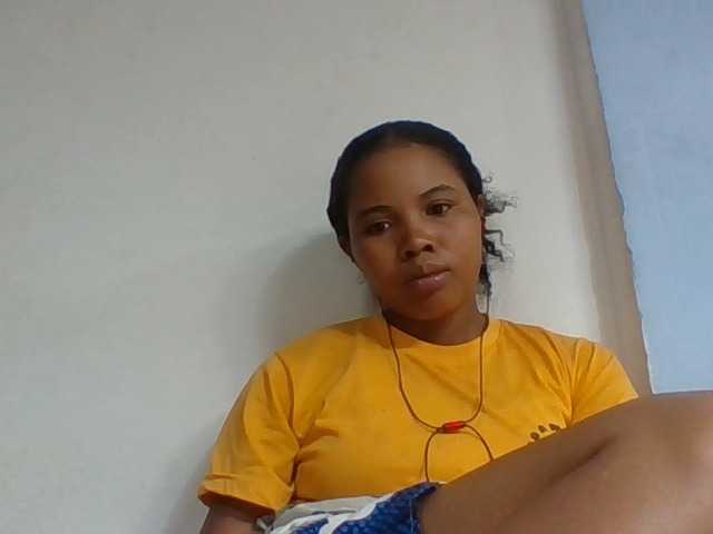 Juliah1a live cam on BongaCams