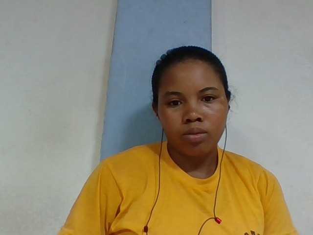 Juliah1a live cam on BongaCams